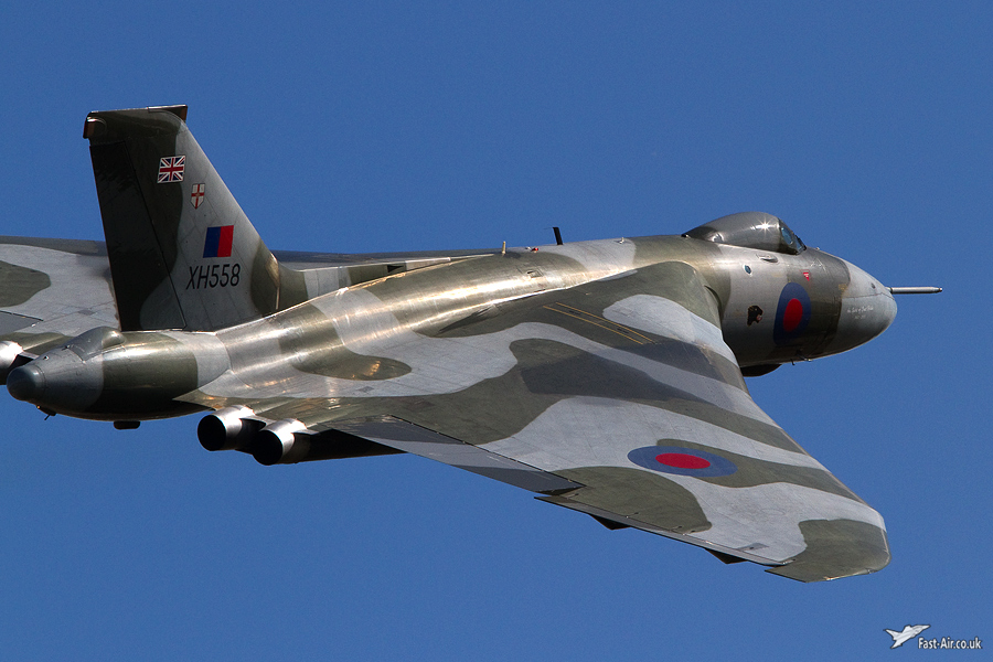 VTTS Vulcan B2 XH588 photo 1